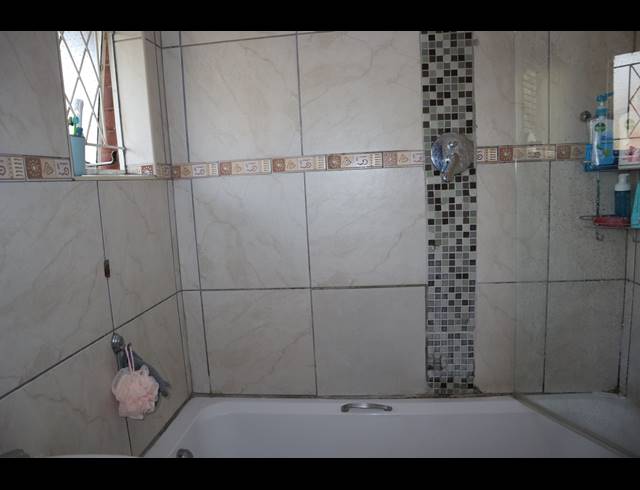 2 BEDROOM APARTMENT FOR SALE IN PINETOWN CENTRAL